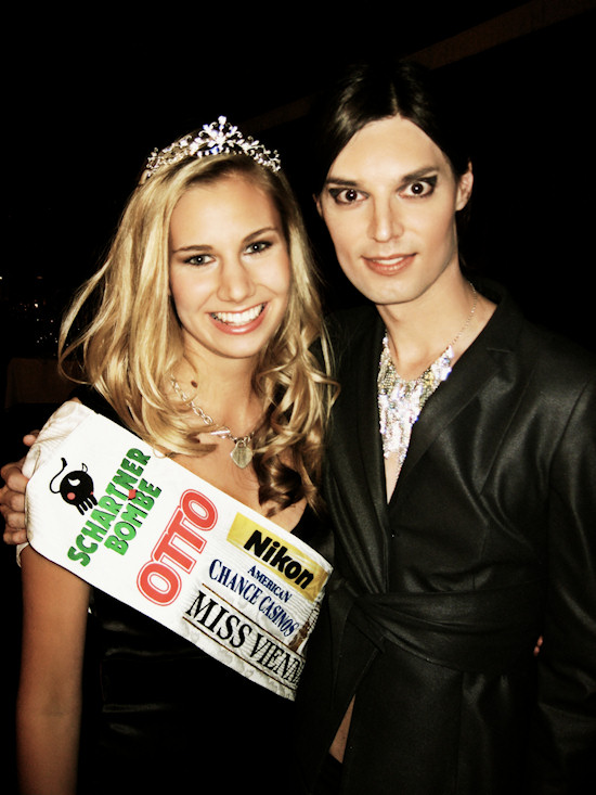 Miss Vienna 2010 (Sofie Schock) and Miss Viki